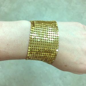 💋Shiny Gold Bracelet - Lovely!